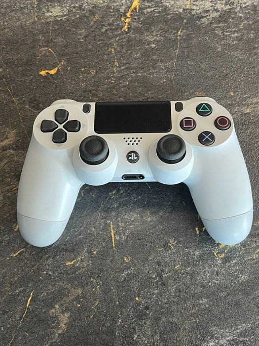 Pad Sony Playstation DualShock 4 V2 Biały nie włącza się