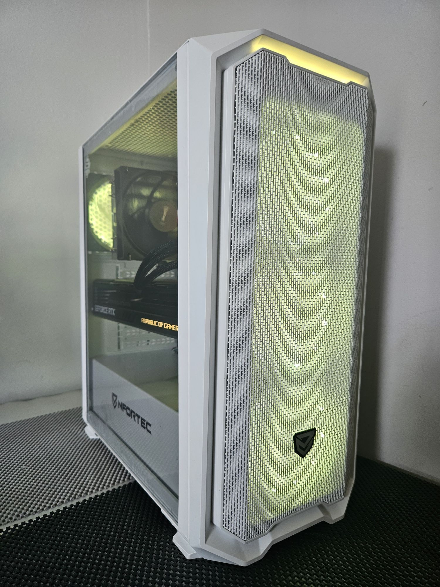 Torre Gaming 13600K RTX 4070TI 32Gb Ram 1TB [novo]