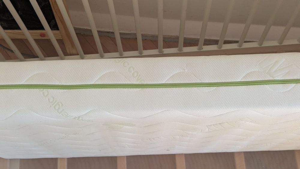 Łóżeczko dziecięce Ikea 3 poziomy hensvik z nowym materacem fiki miki