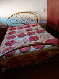 Cama para o quarto de casal