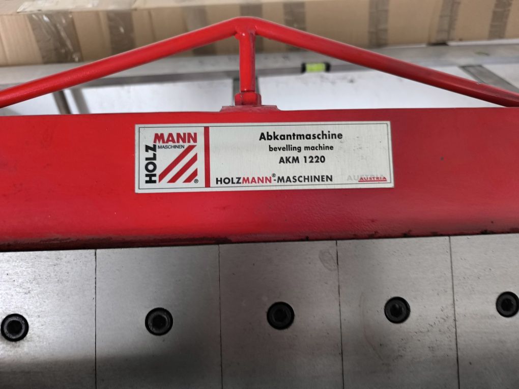 Zaginarka  gientarka docisk mimośrodowy AKM122