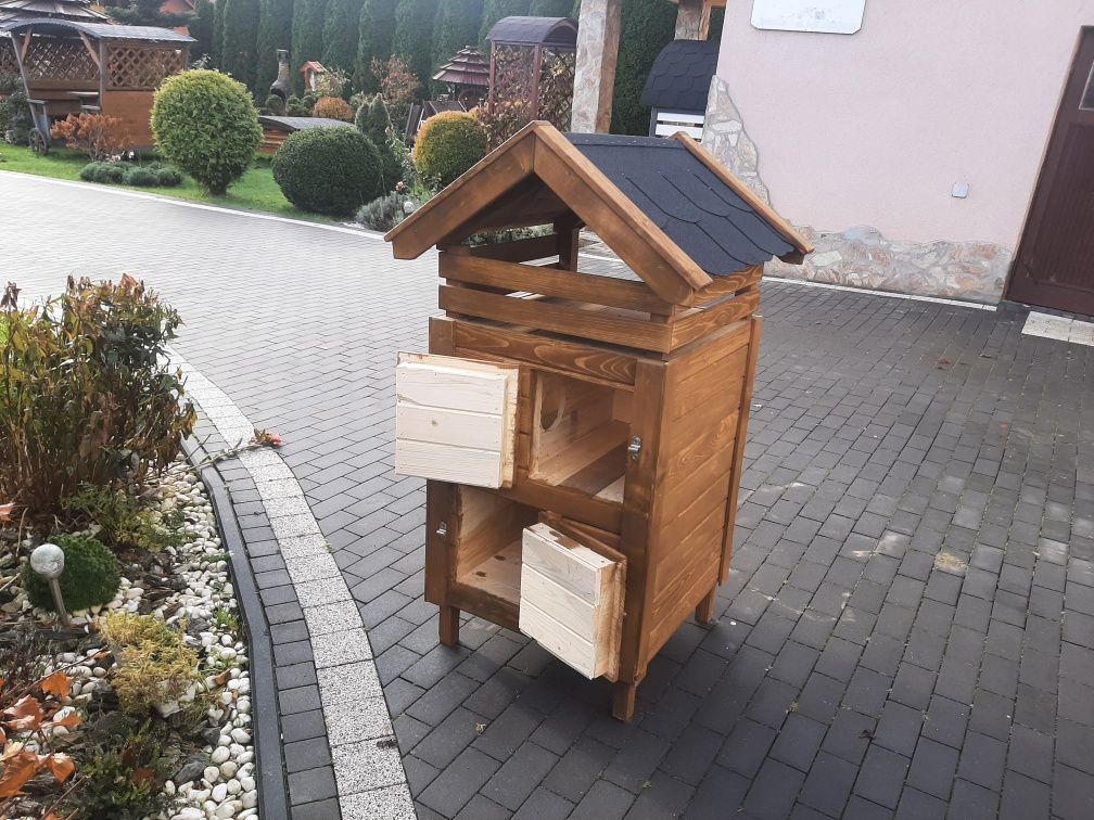 Buda dla kota z wiatrołapem