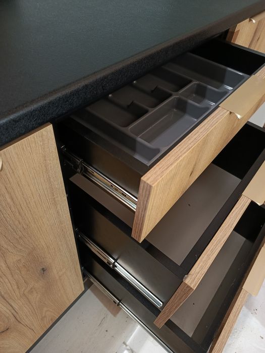 Nowe meble kuchenne zestaw mebli całe szafki