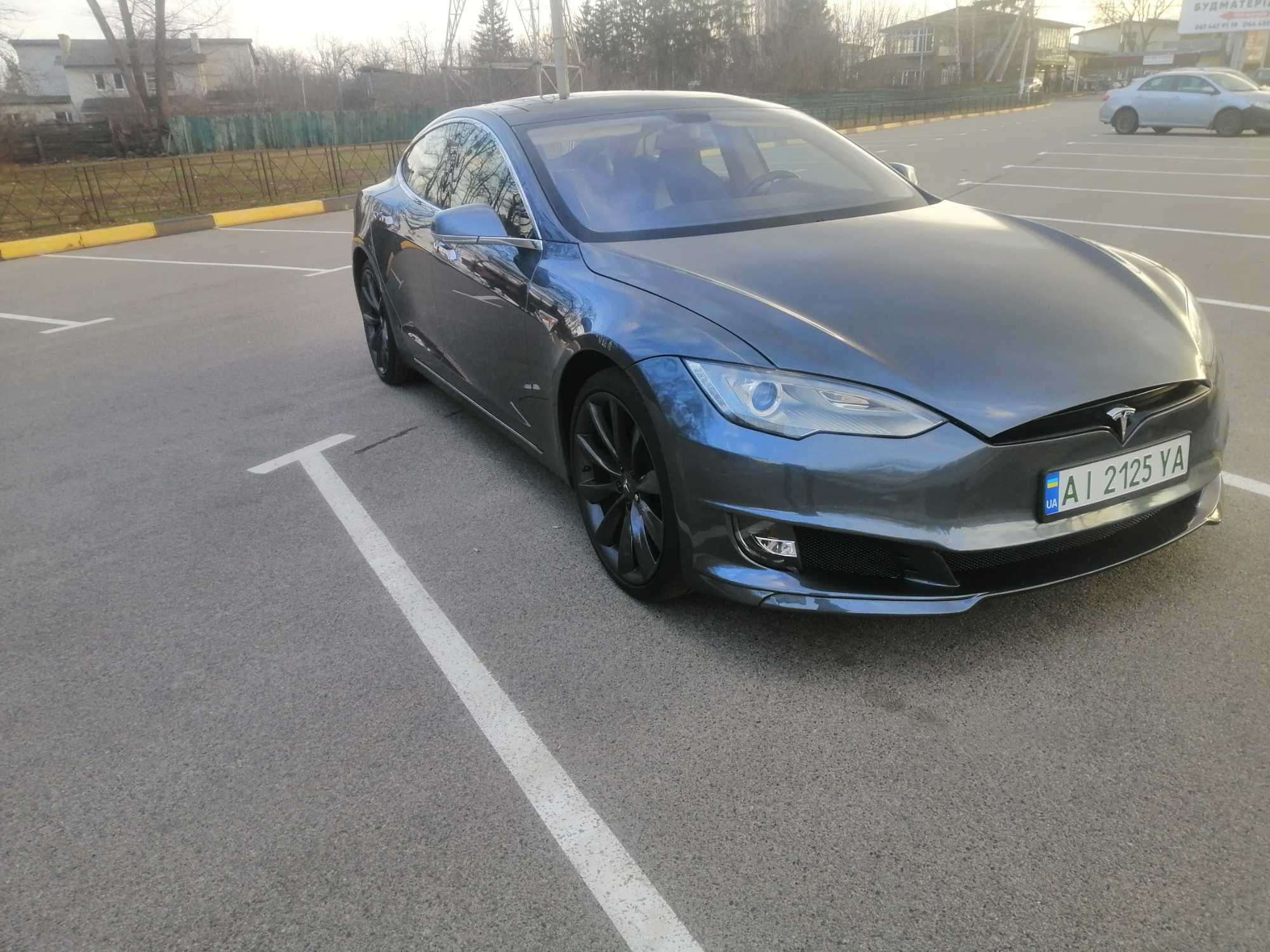 Tesla Model S p85