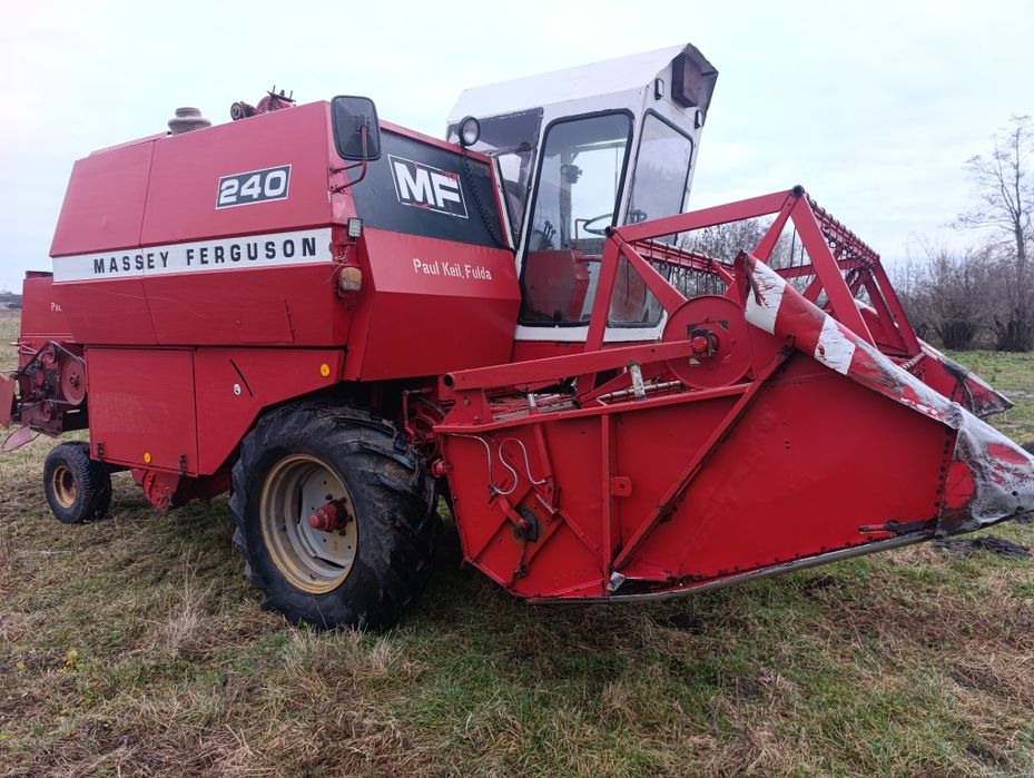 Продам комбайн Massey Ferguson 240