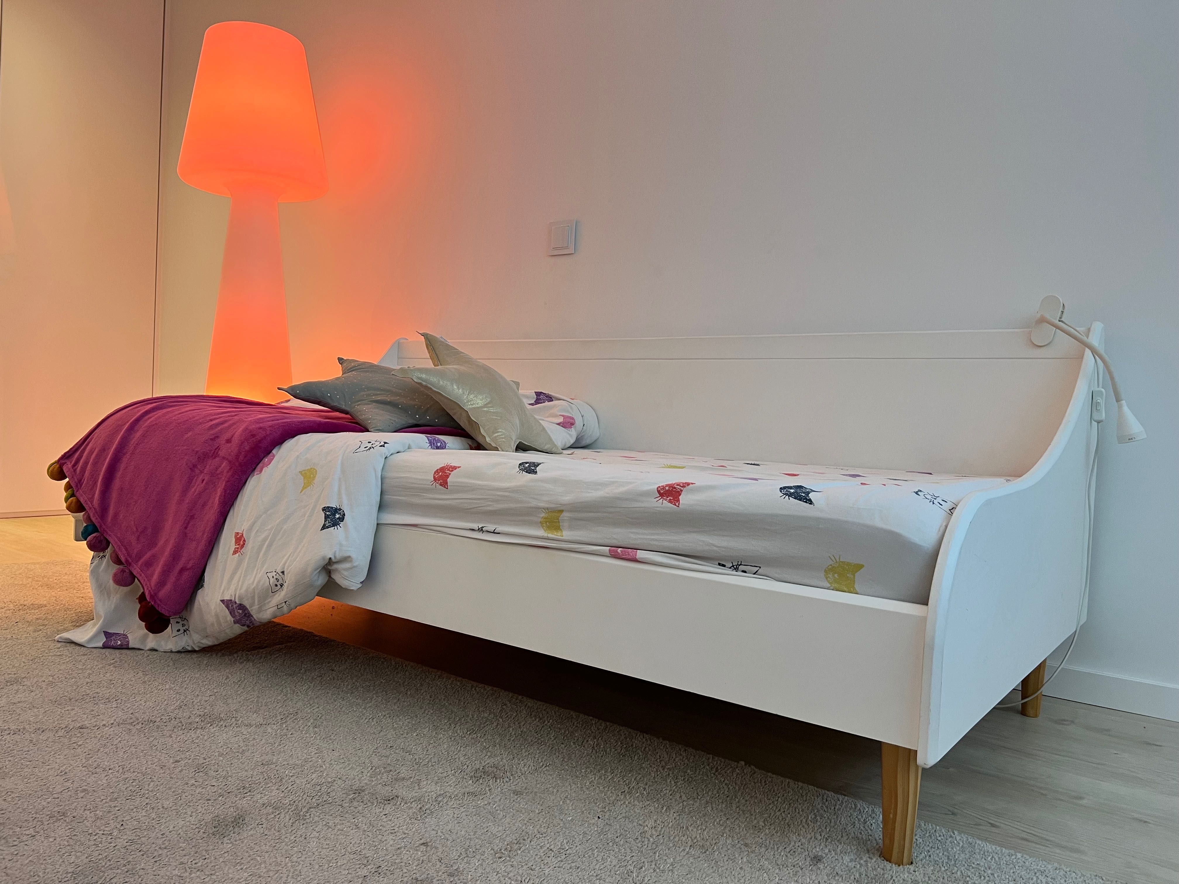 Cama de criança com colchão  + tapete 2x3m - SIMPLES, ELEGANTE !