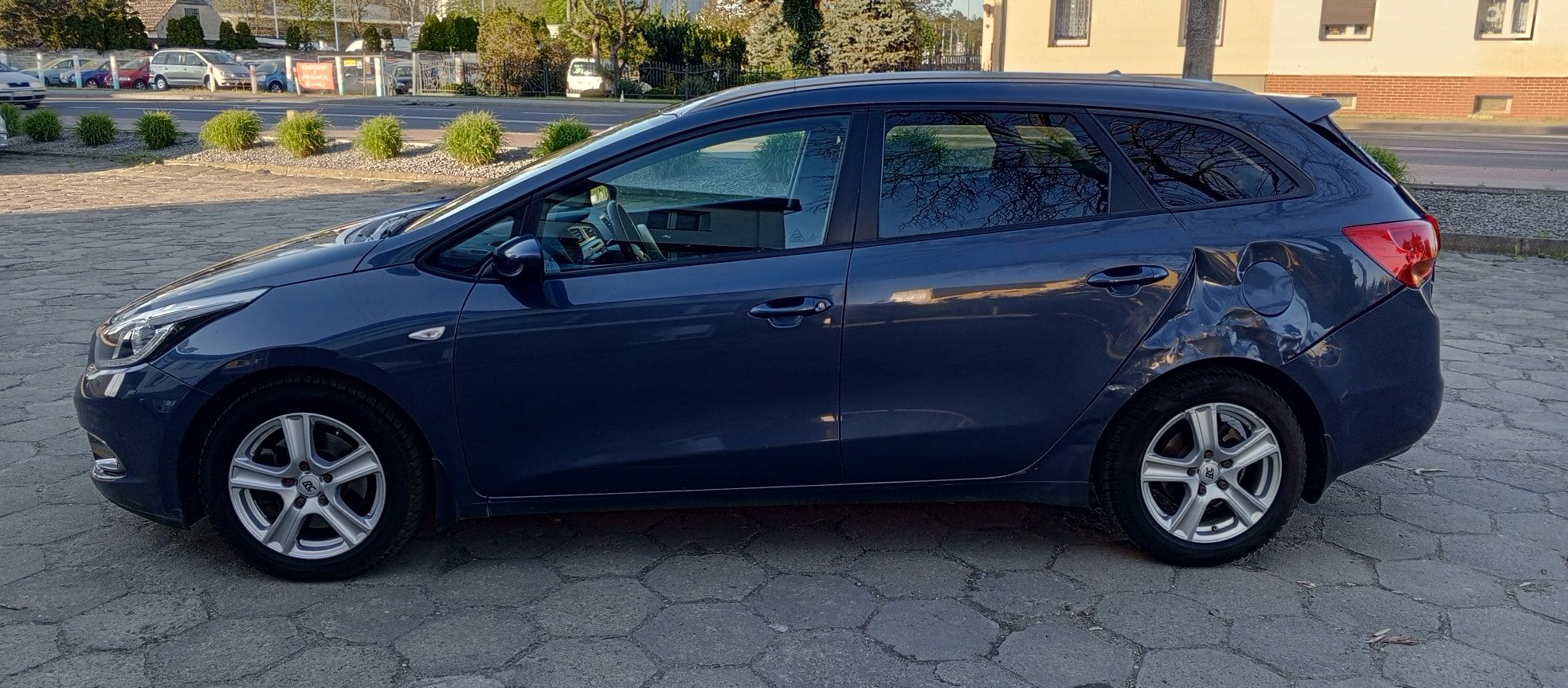 Kia Ceed 1.4 Diesel_Z Niemiec_Uszkodzona_Sprawna technicznie_