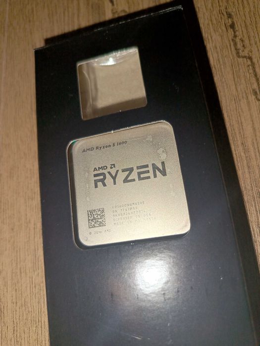 AMD Ryzen 5 1600 • z chłodzeniem i pudełkiem • sprawny