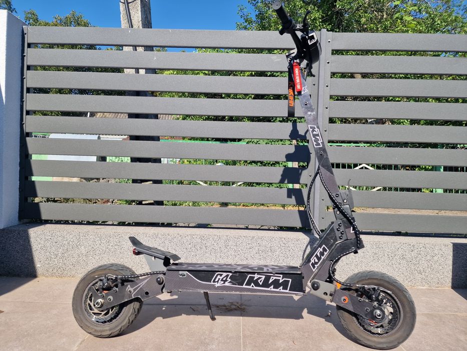 Продам електросамокат Kugoo g4