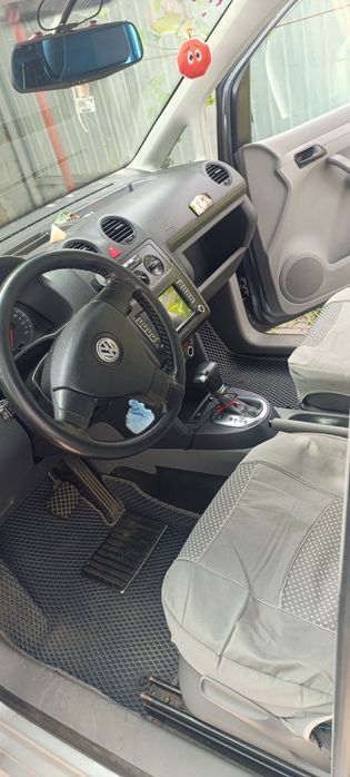 Volkswagen caddy 2010. 1.9. автомат.
