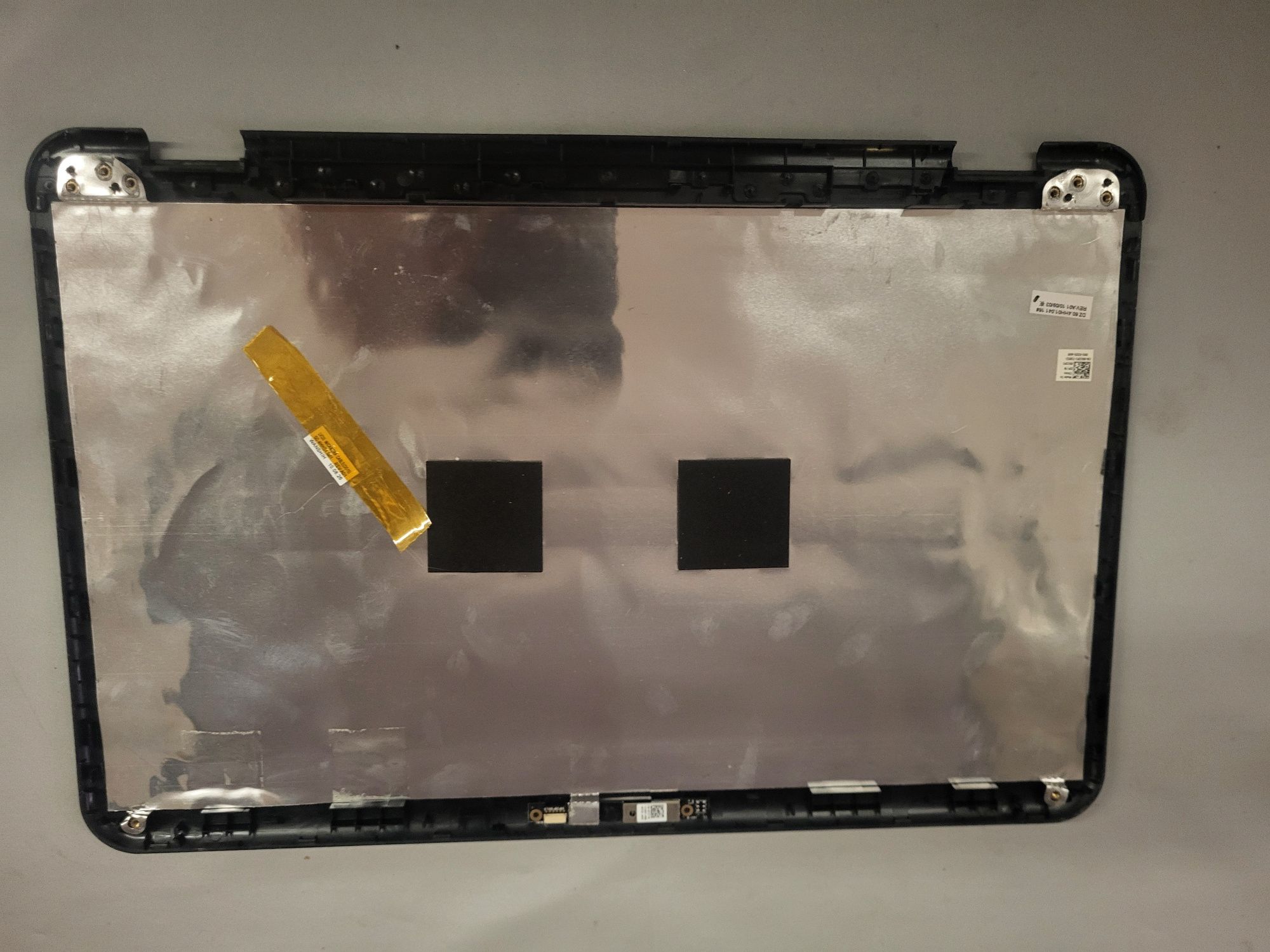 Sprzedam górna tylnią obudowa matrycy do laptopa DELL Inspiron M5010