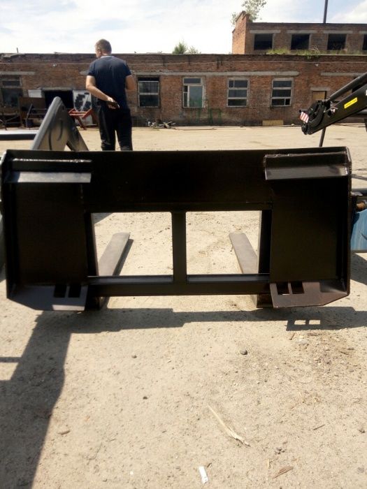 Каретка ковш на бобкат маніту