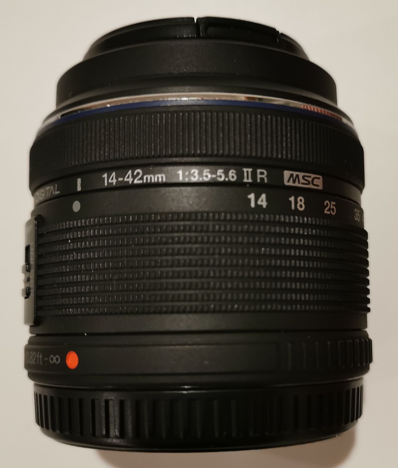 Objectiva para câmera Olympus PEN 14-42 mm