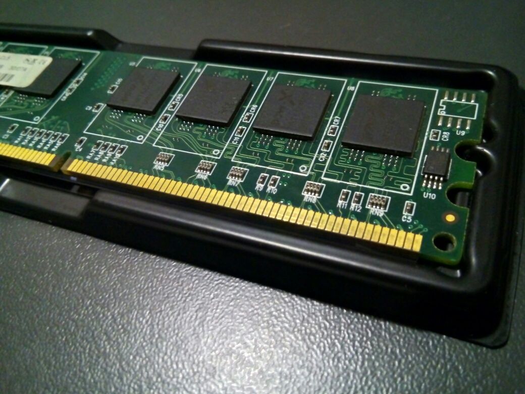 Оперативная память DDR2-667 1Gb PC2-6400
CL5
