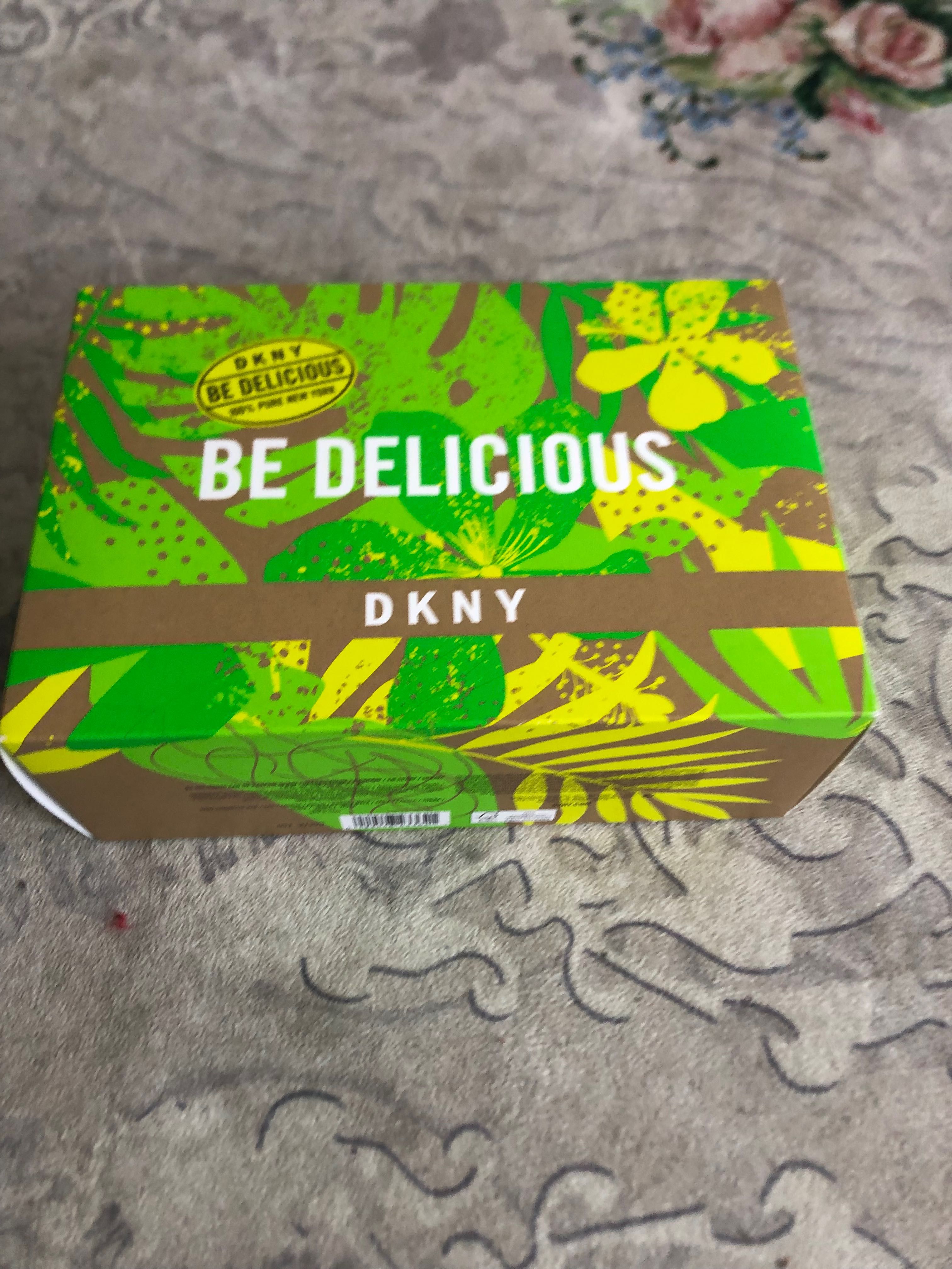 Be Delicious DKNY.Woda perfumowana 30ml + kosmetyczka
