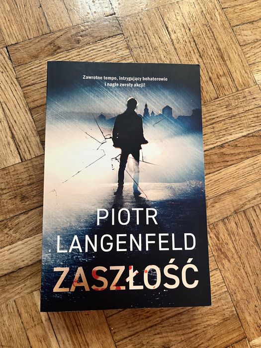 Ksiązki cena 10 zł za sztukę. Kupując cały zestaw 8 zł za szt.u