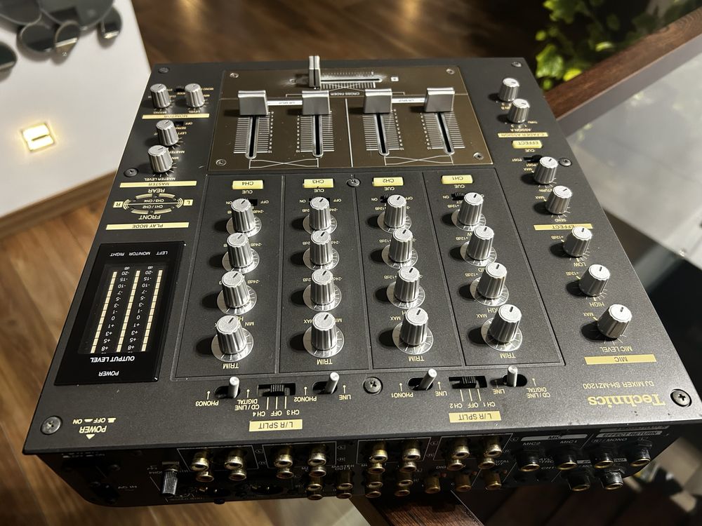 Mixer Technics SH-MZ 1200