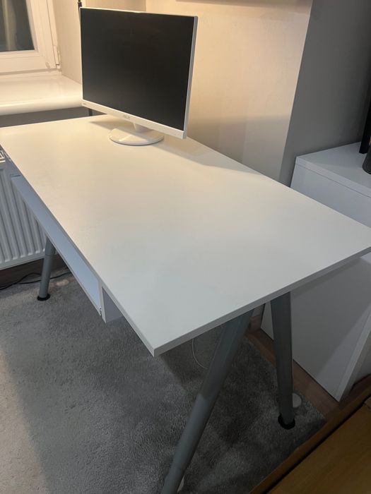 Продам стіл з регулюванням висоти