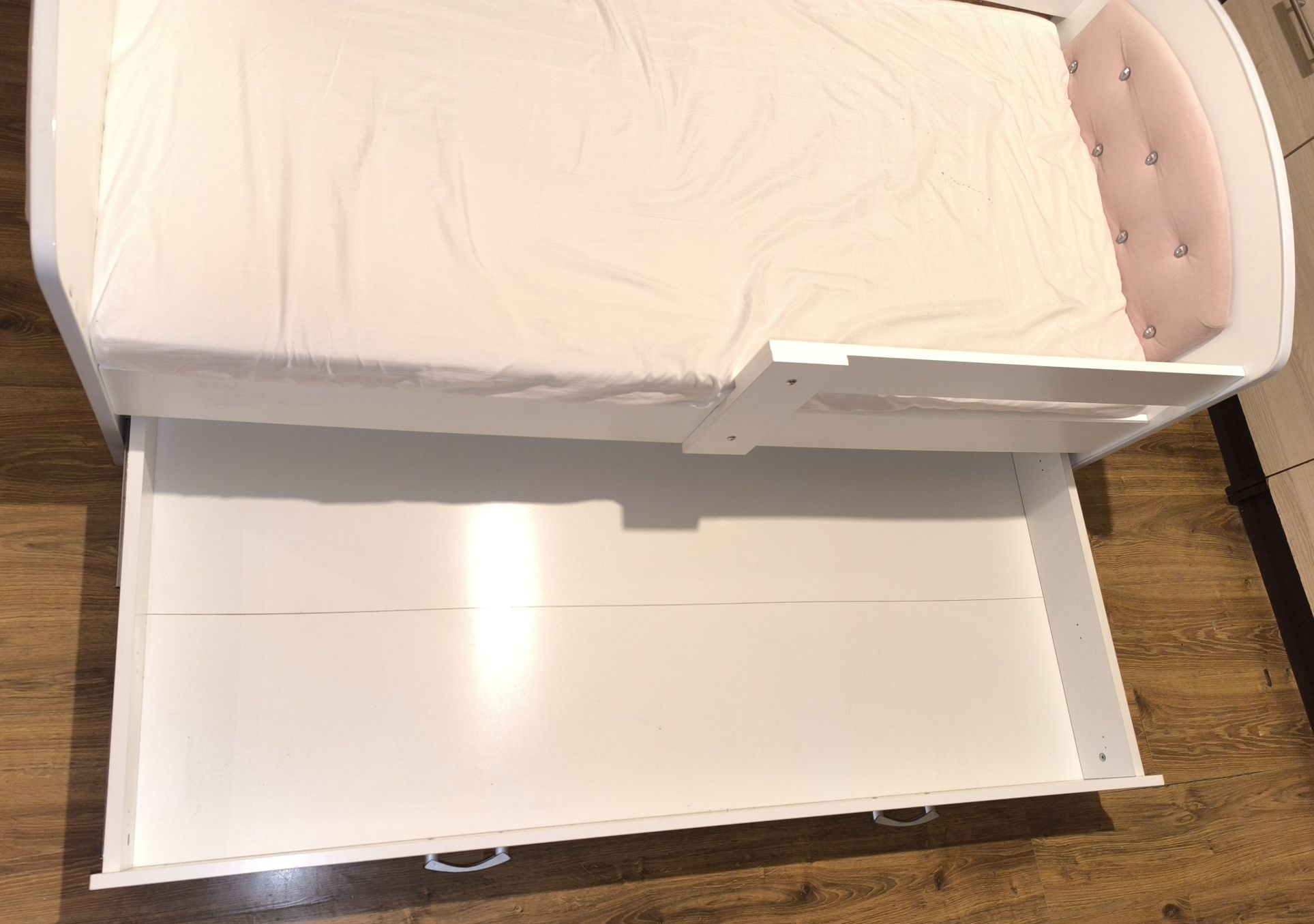 Łóżko tapicerowane 160x80 szuflada dla dziewczynki