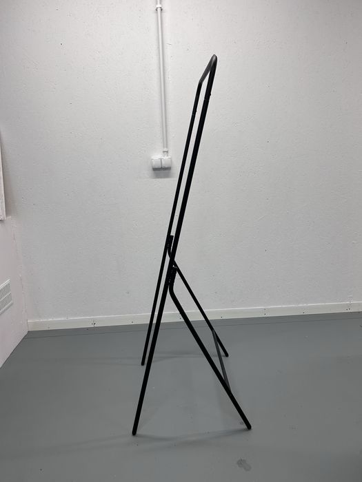 Stojak na ubrania Jysk wieszak stojacy MOLTRUP czarny