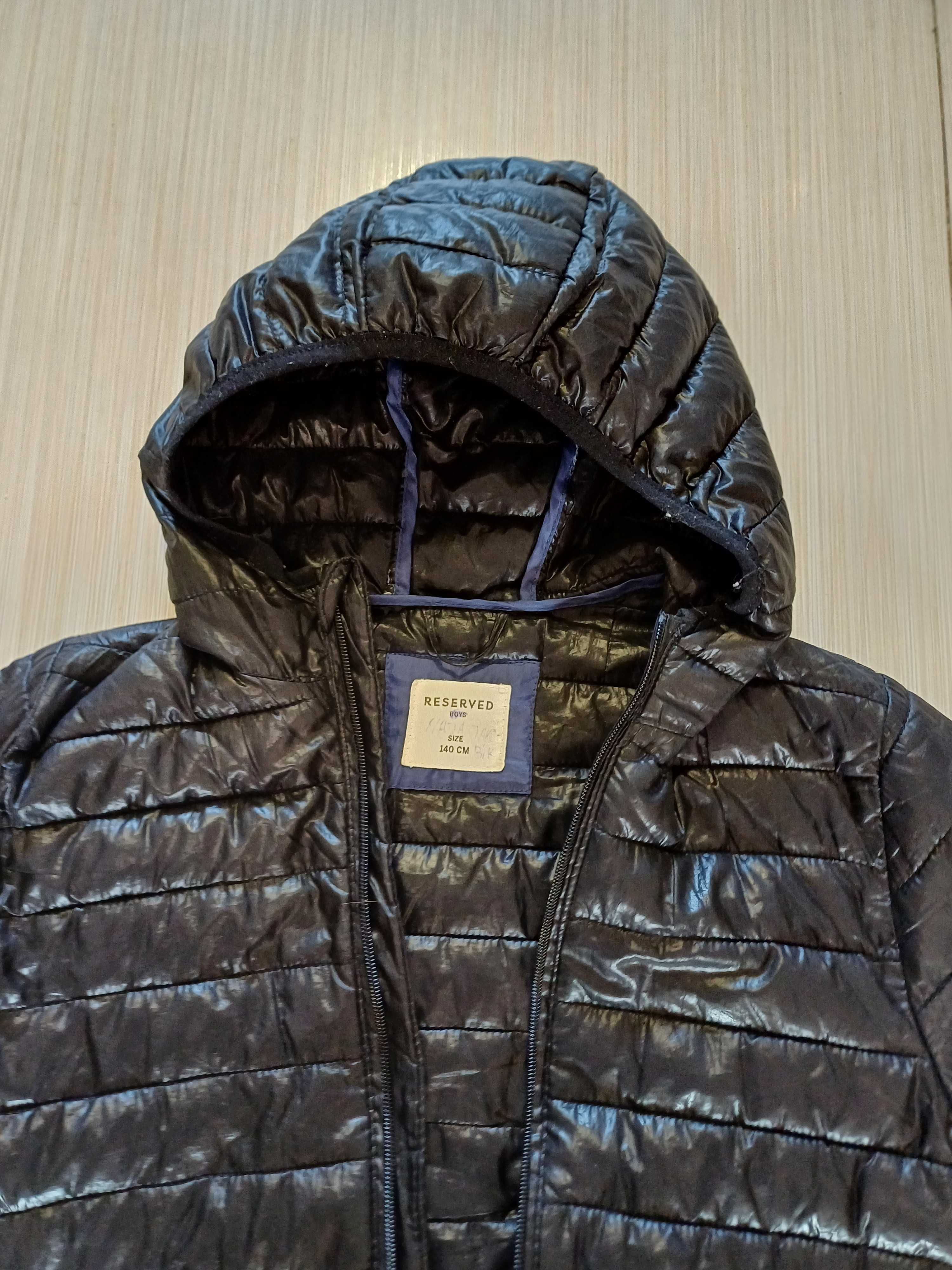 RESERVED lekka kurtka przejściówka softshell r. 140 cm czarna idealny