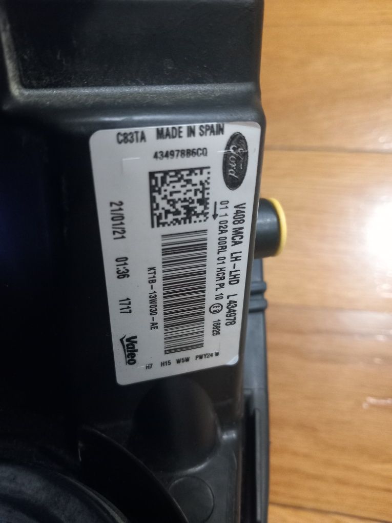 Farol optica frente esquerda Ford Transit Connect do ano 2018 a 2025.