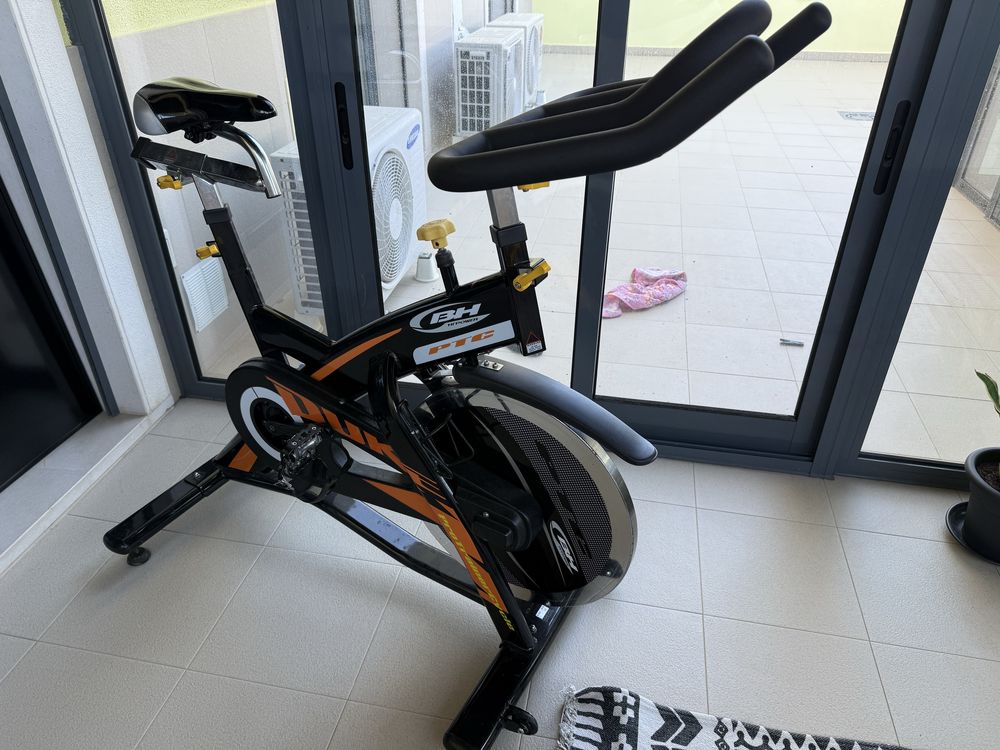 Bike de Spinning (indoor) BH - Pouco uso