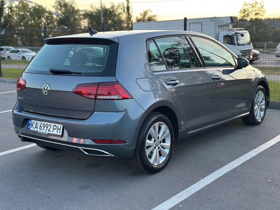 Продаю Volkswagen Golf 7.5 2021