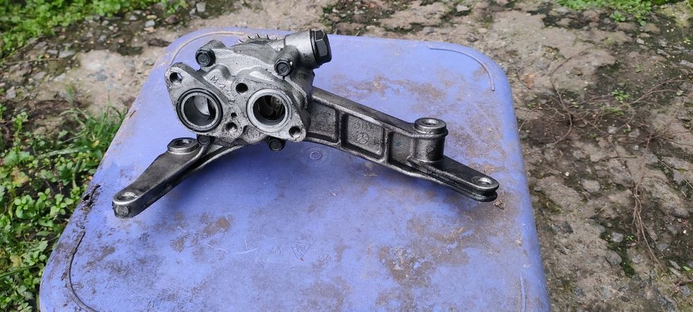 Масляний насос з балансирним валом Kia Sorento 2.5 CRDi