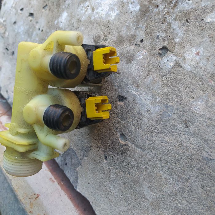 Продам запчастини до пральної машини Indizit