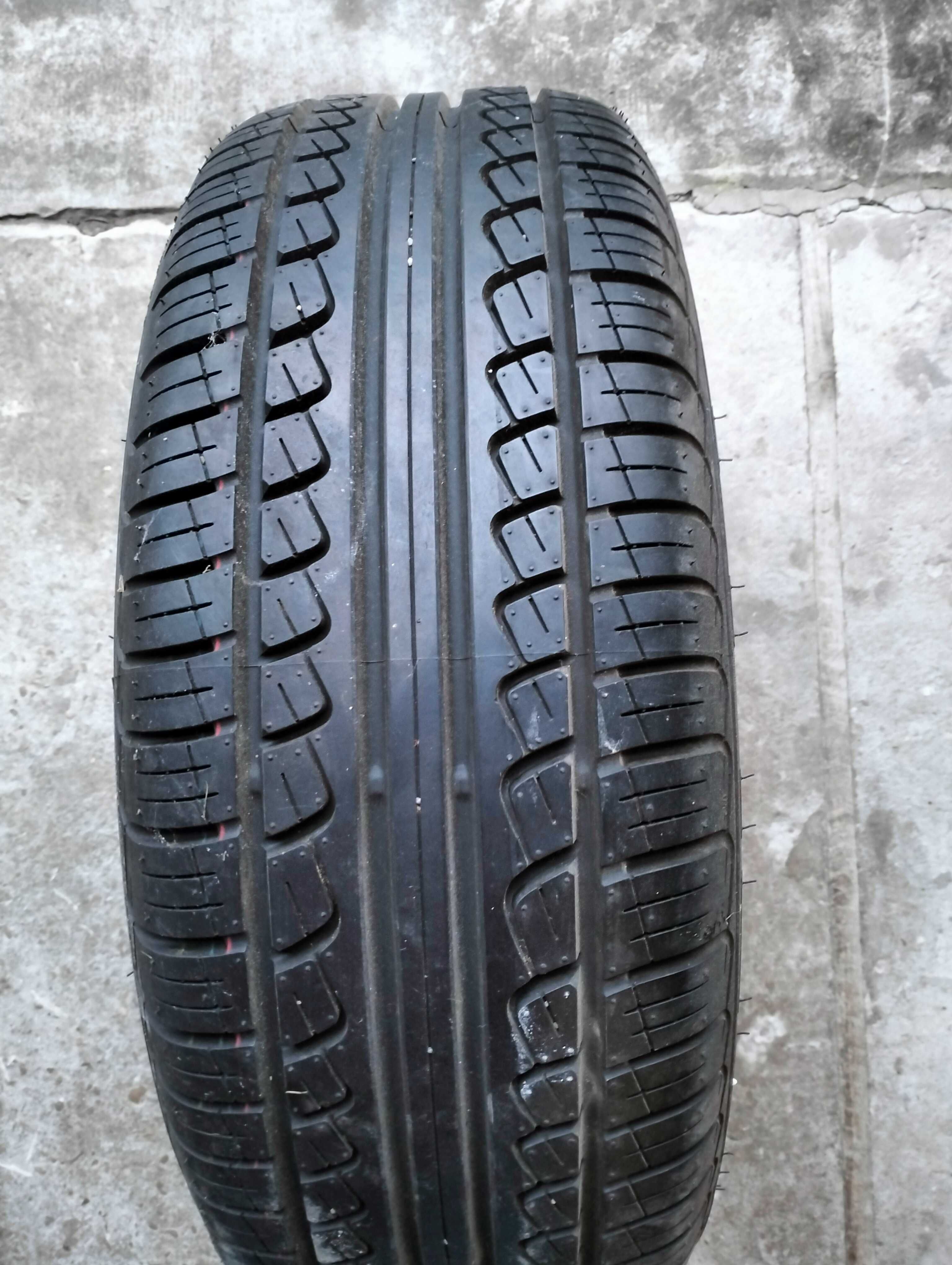 Opona Pirelli P6 205/60 R16