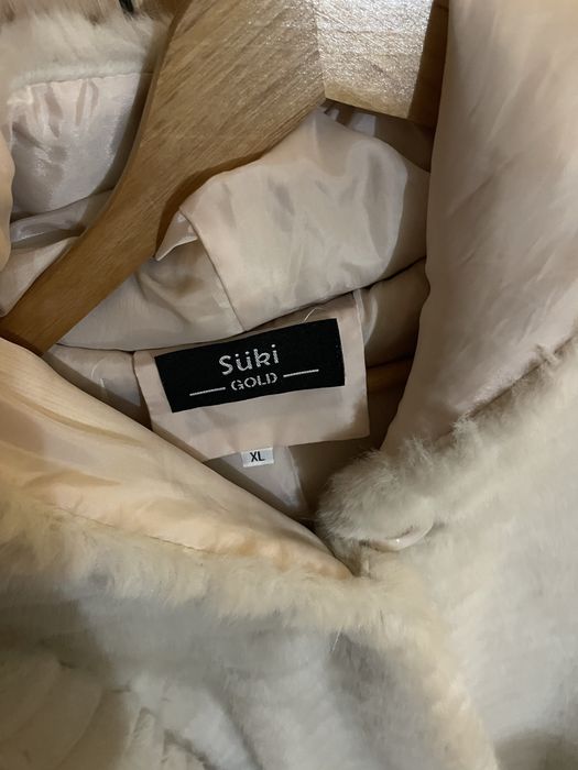 Casaco de pelo branco