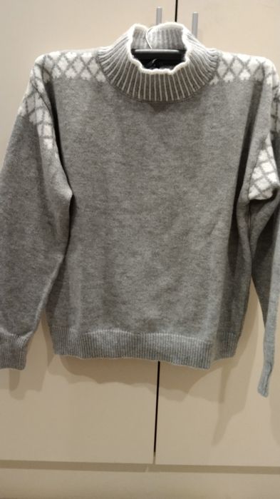 Женские теплые свитера L-XL р