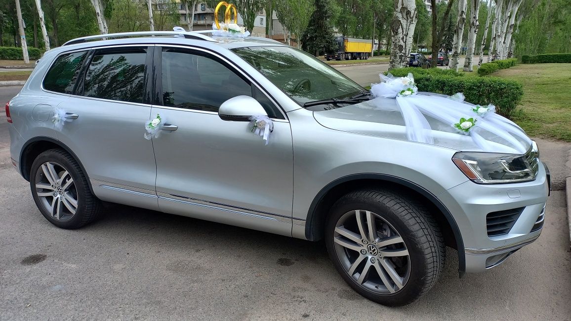 Аренда вато на свадьбы и торжества с водителем Ford и Touareg
