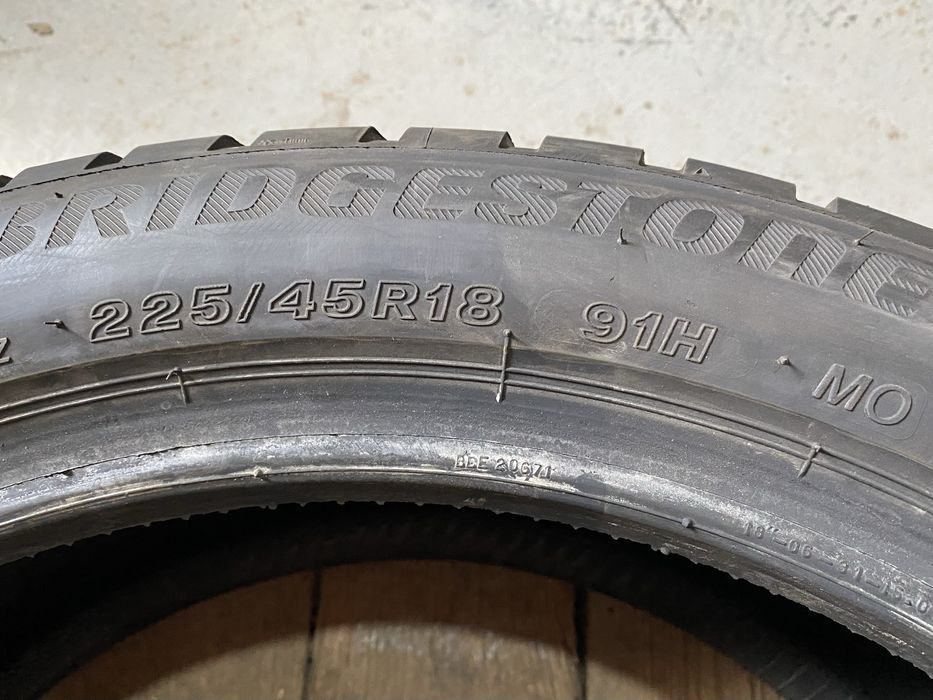 2шт 7мм 24р 225/45R18 Bridgestone Blizzak LM001