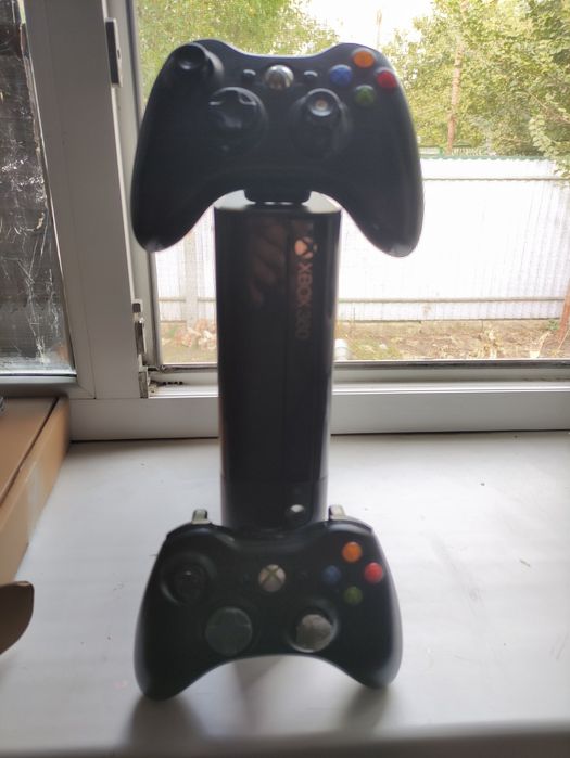 Продам икс бокс 360