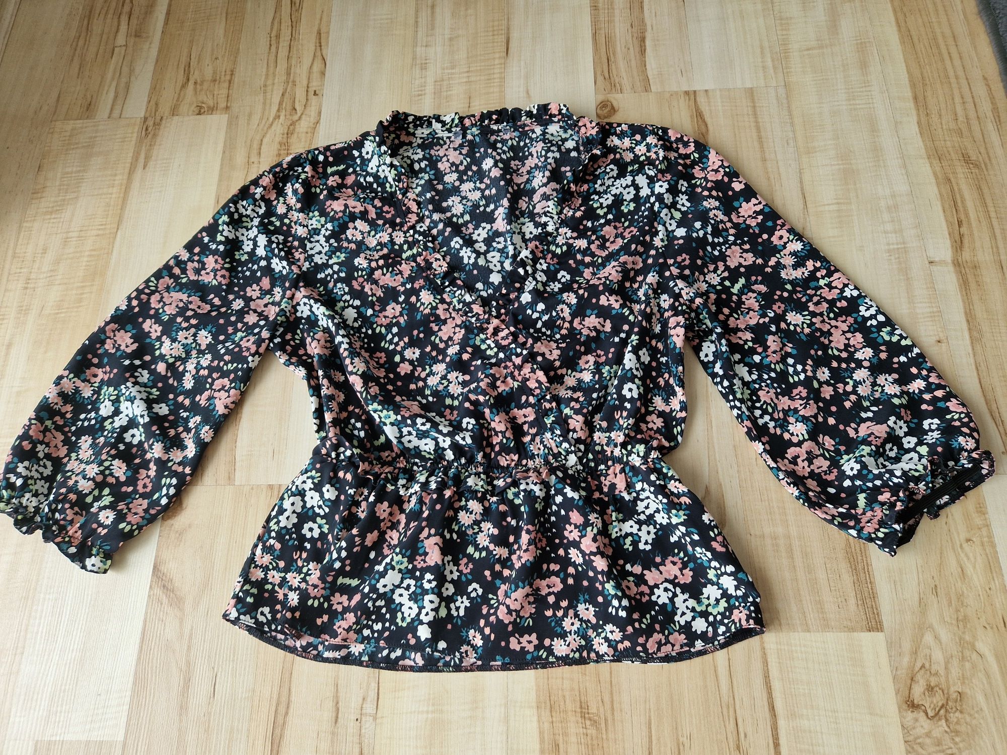 Bluzka w kwiatki roz.34 Primark