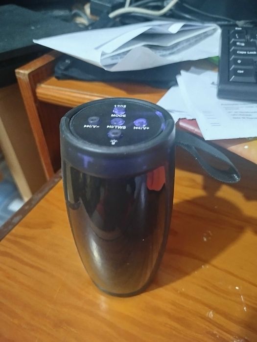 Coluna Bluetooth portátil com entrada micro sd, USB, led, aceito troca