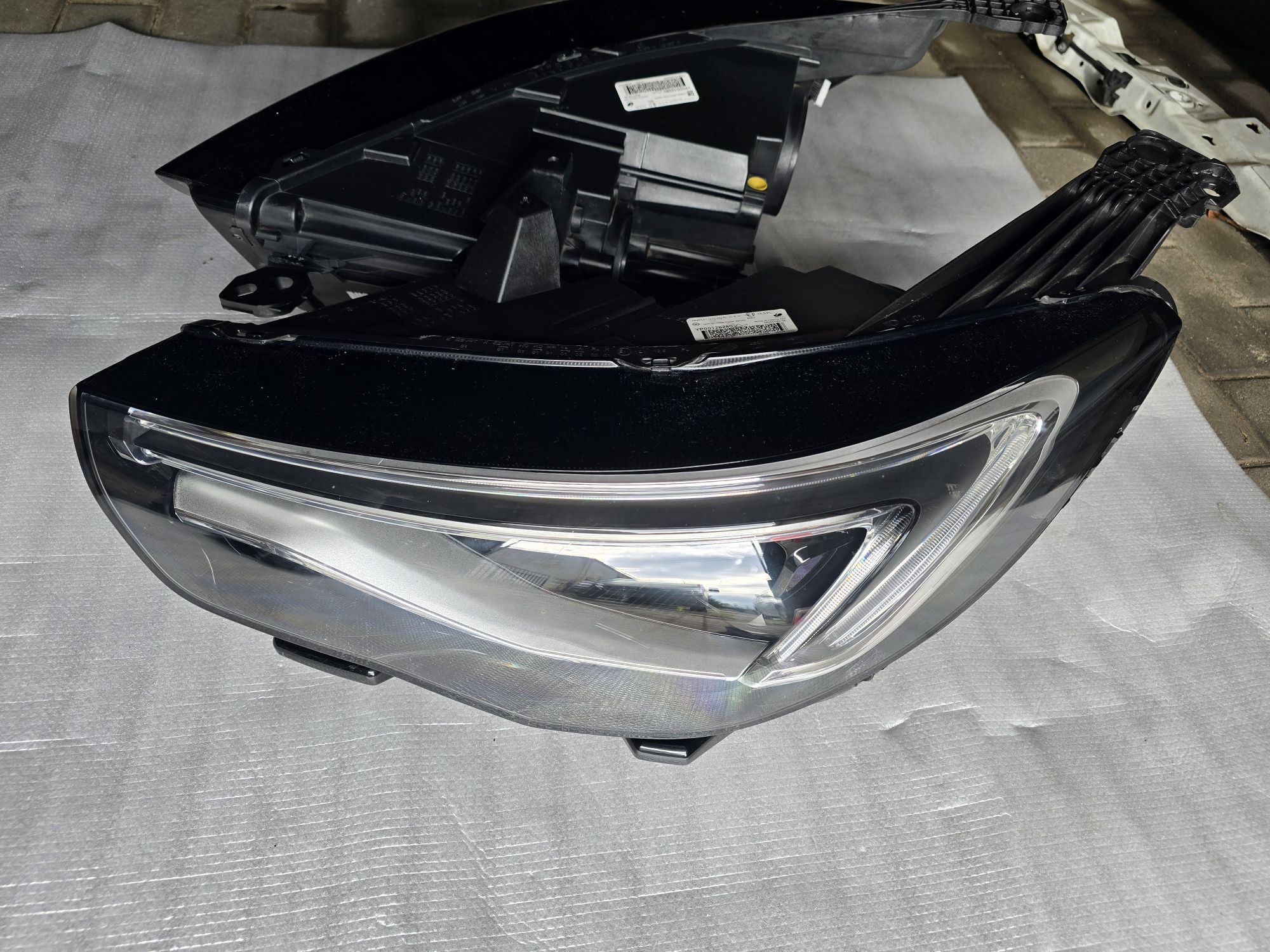 Opel Grandland X Lampa Lewa Reflektor prawa  FULL LED