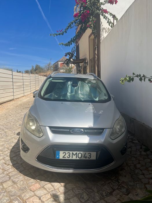 Carro em muito bom estado