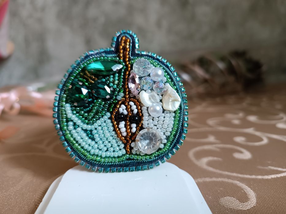 Авторські Патріотичні Брошки з бісеру та каміння