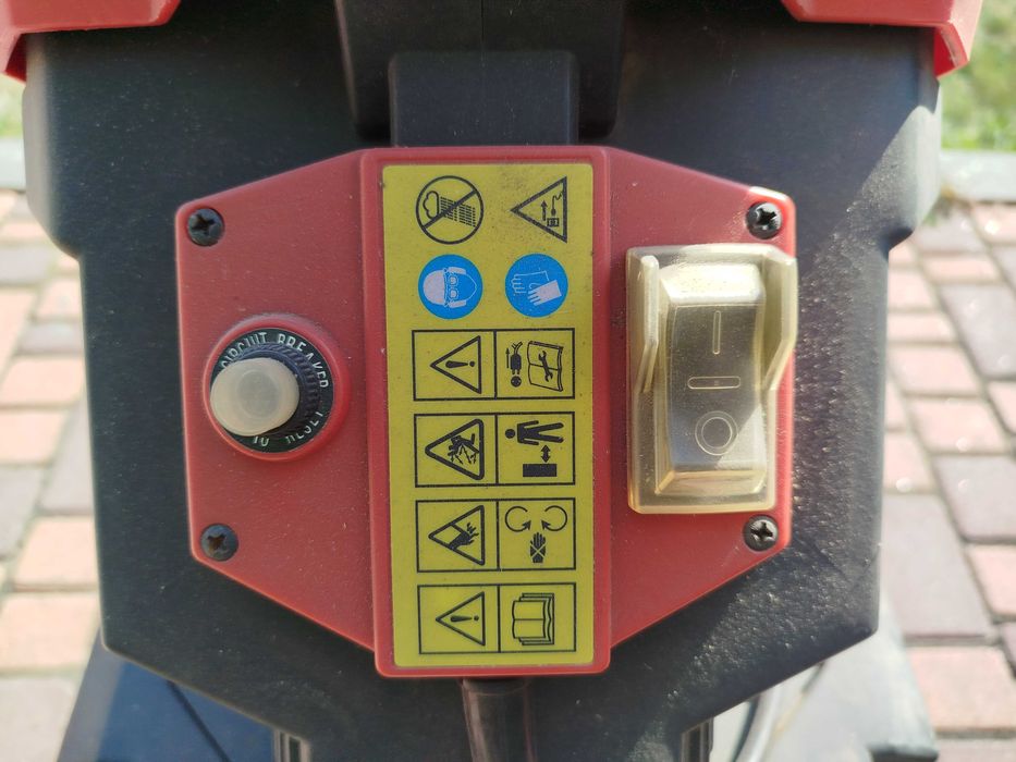 Подрібнювач гілок фрезерний, шредер, дробилка. Вживана.