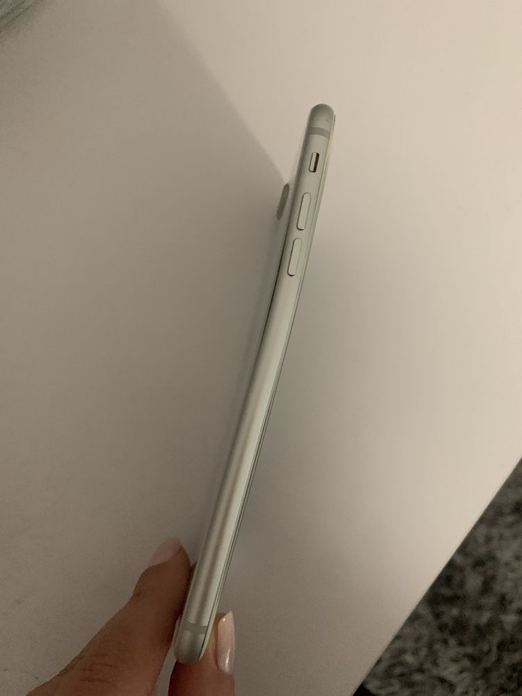 Iphone 8 plus sprzedam