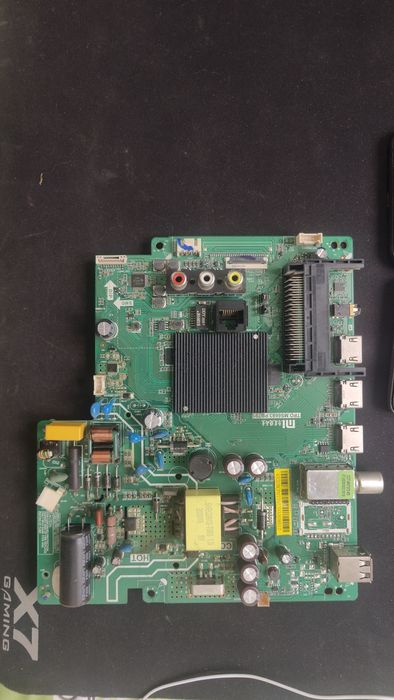 Материнська плата і динаміки від Xiaomi L32M5-5ARU