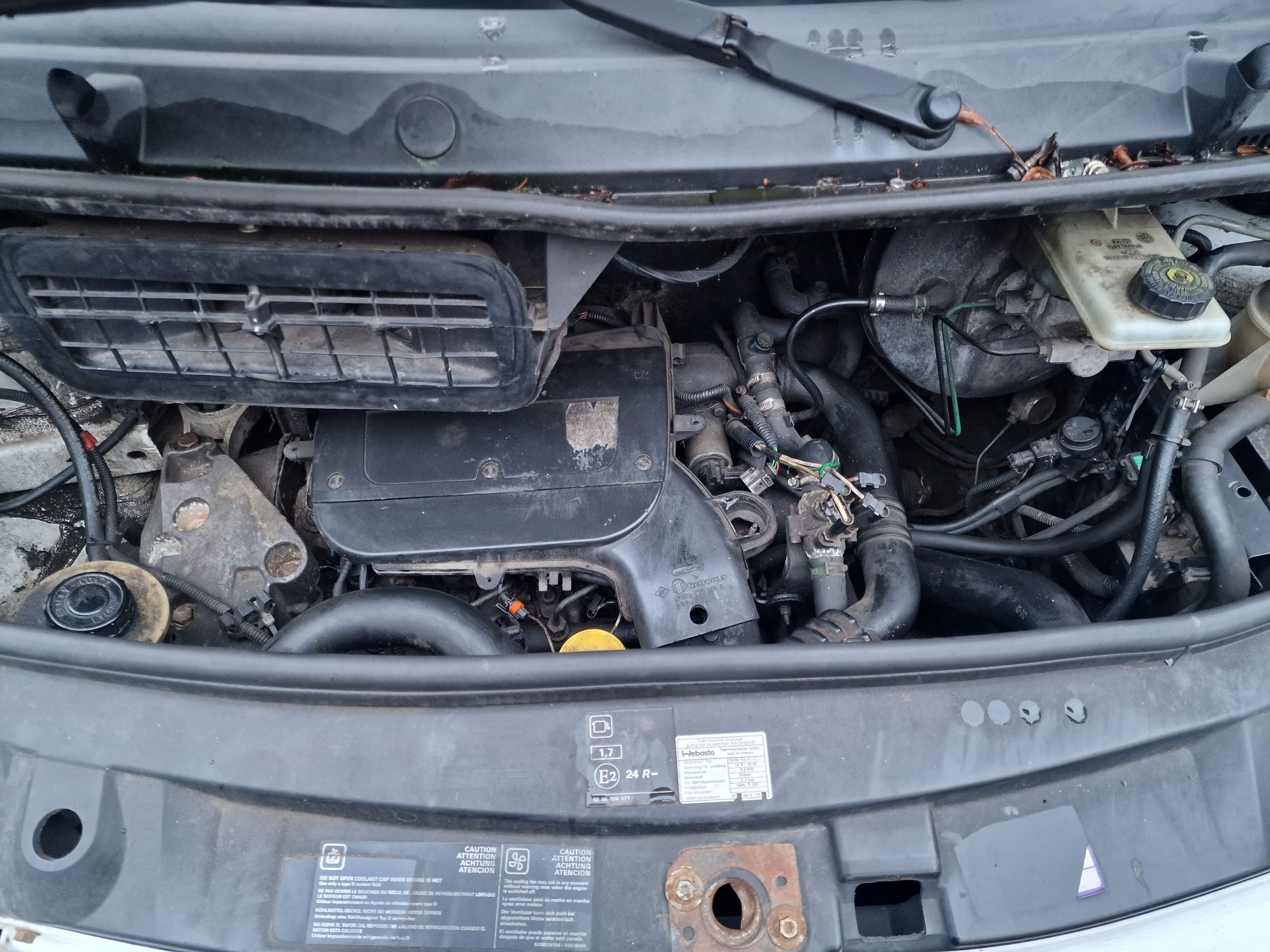 Opel Vivaro 1.9 DCI F9Q760  samochód na części   L474