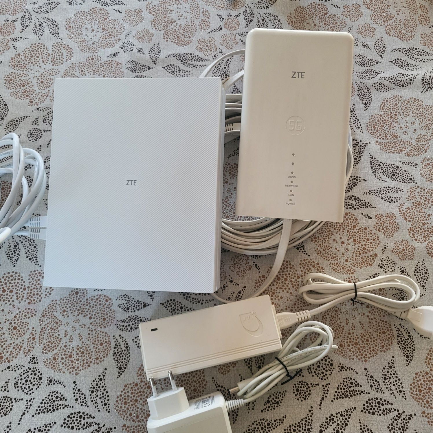 Modem 5G odu + router WiFi 6 T5400 ZTE