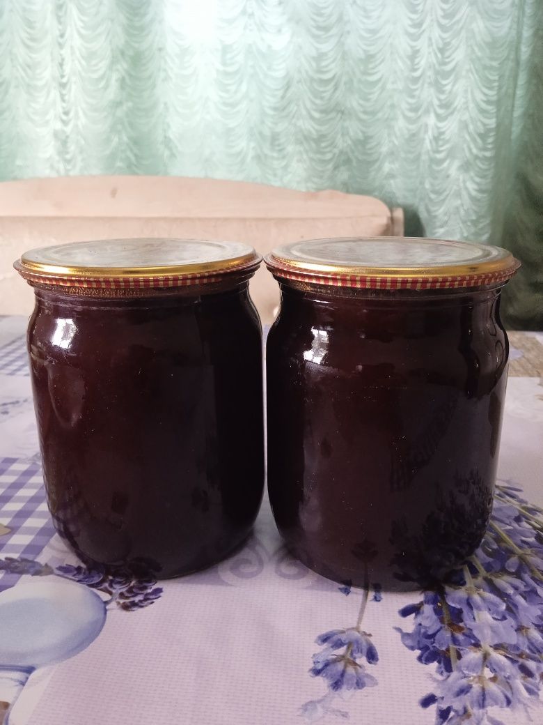Продам варення та мед з молодих соснових шишок