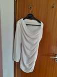Vestido branco com portes incluídos