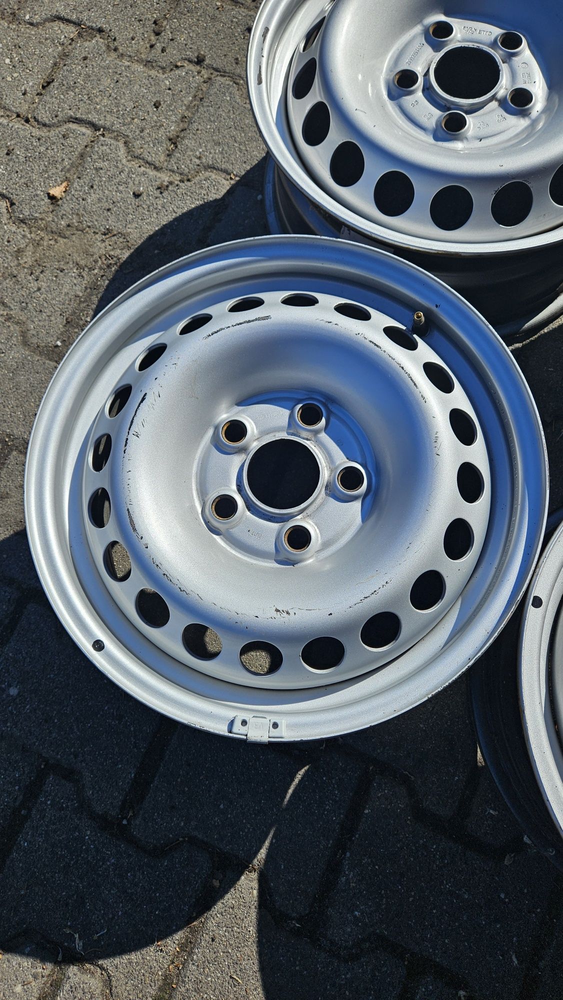 16 5x120 Felgi stalowe VW T5/T6