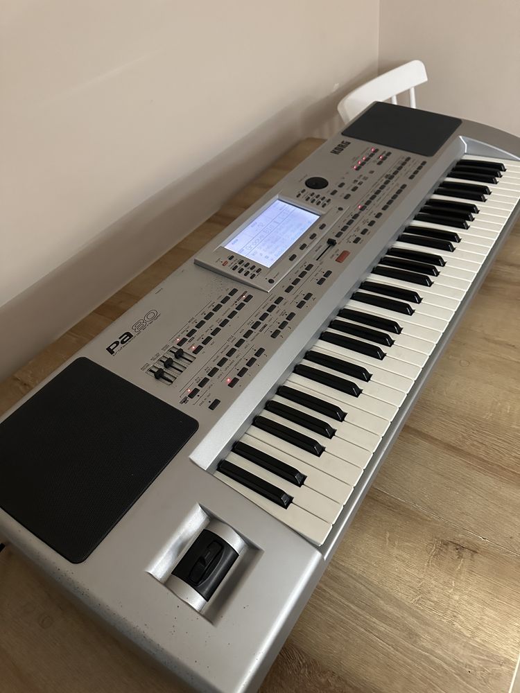 Korg PA80 синтезатор